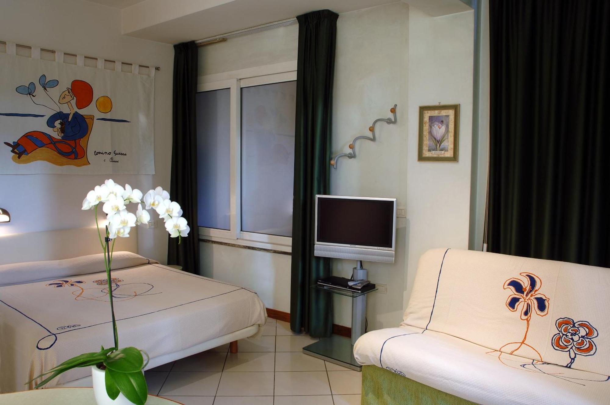 Hotel Eros Residence Червия Екстериор снимка