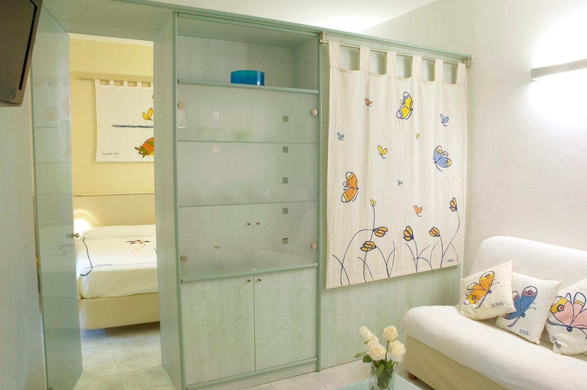 Hotel Eros Residence Червия Екстериор снимка
