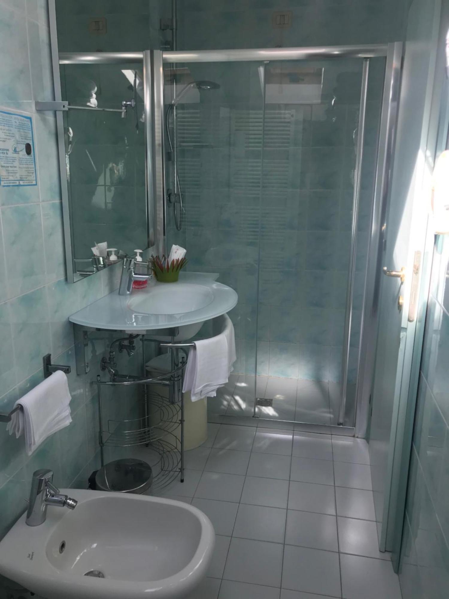 Hotel Eros Residence Червия Екстериор снимка
