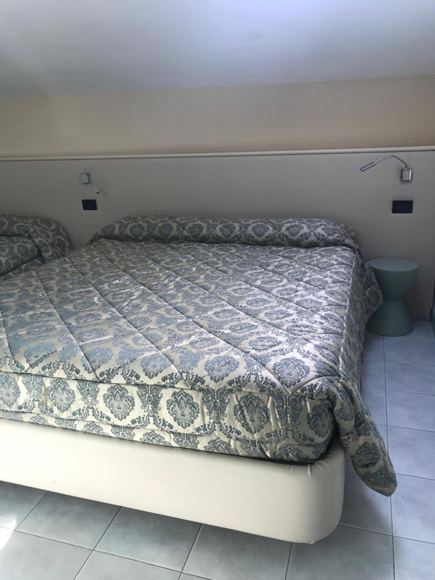 Hotel Eros Residence Червия Екстериор снимка