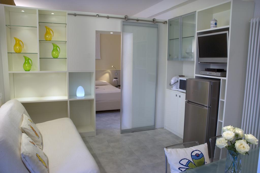 Hotel Eros Residence Червия Екстериор снимка