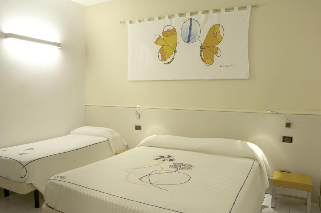 Hotel Eros Residence Червия Екстериор снимка